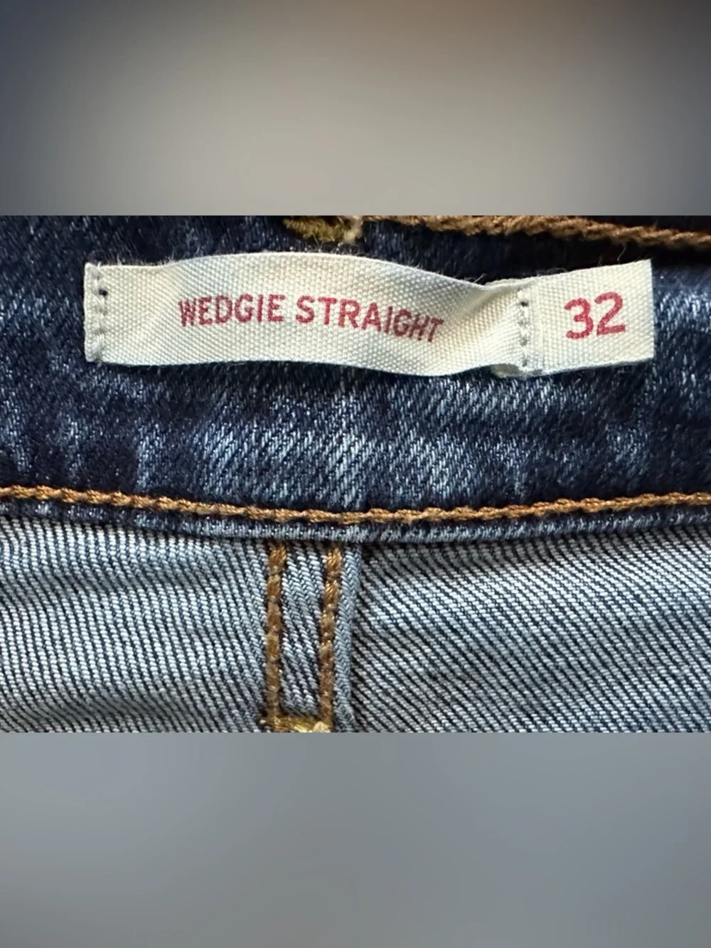 Levi’s Wedgie Straight Jeans Sz 32 High Rise Button Fly Distressed Dark Wash